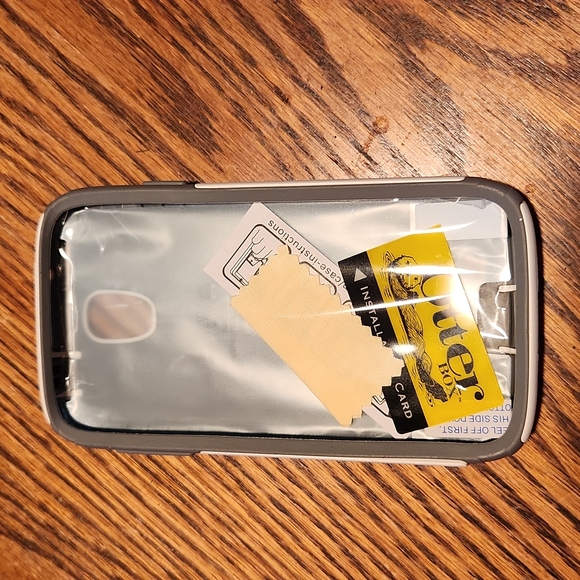 OTTER BOX - Picture 2 of 3